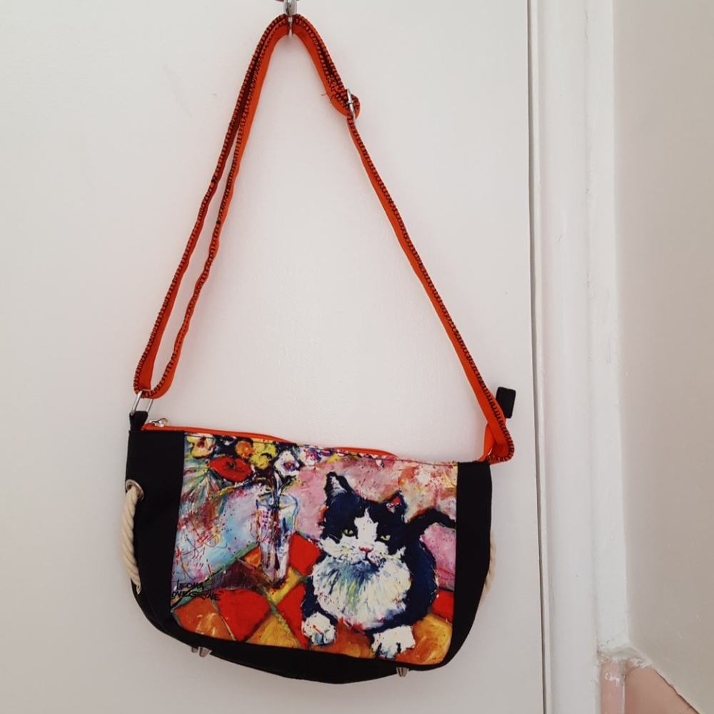 Cat purse.